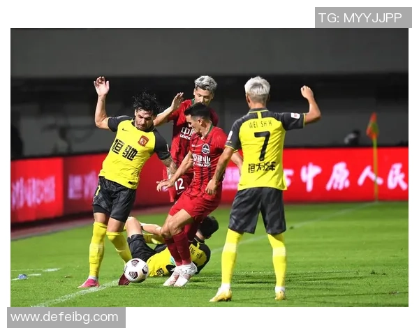 成都足球队中路突破革新探索新战术引领未来发展之路 成都足球队中路突破革新探索新战术引领未来发展之路