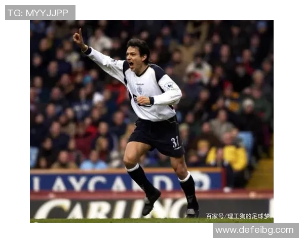 弯道超车的足球明星如何在逆境中崛起成就辉煌职业生涯